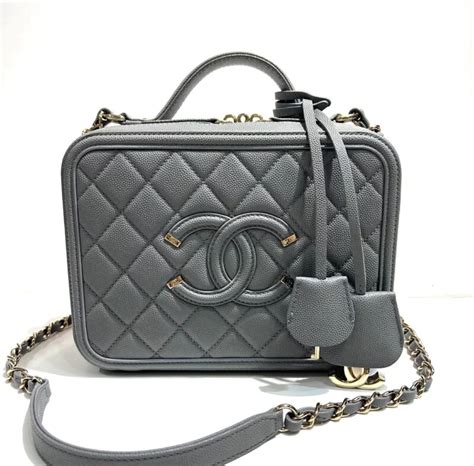 chanel vanity case 21cm|Chanel vanity case vintage.